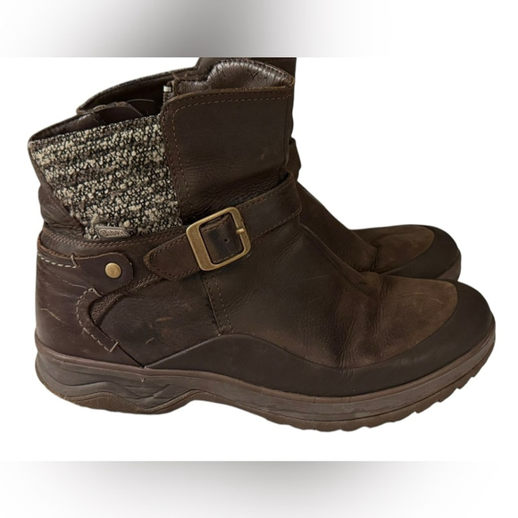 MERRELL “Eventyr” Waterproof Strap Boots - Picture 5 of 9